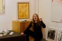 Für die Besucher des Atelier21 zeigt Sängerin Natalie Mol eine ganz neue Perspektive auf Kunst.